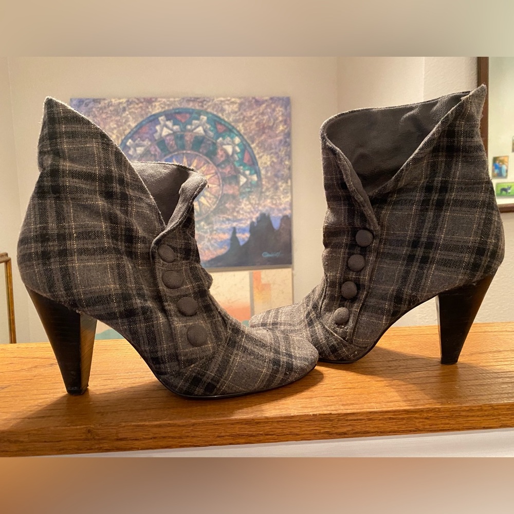 Arden B gently worn booties